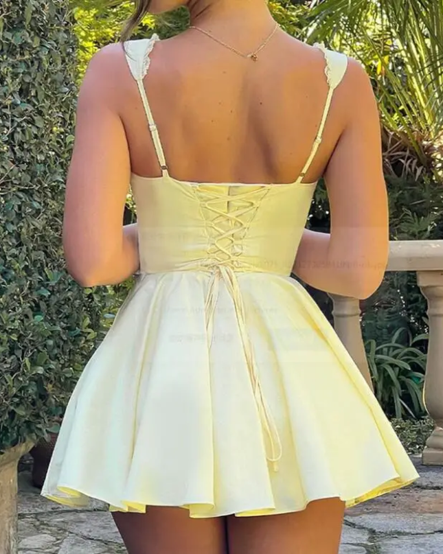 Vestido curto de balé com camisola 01