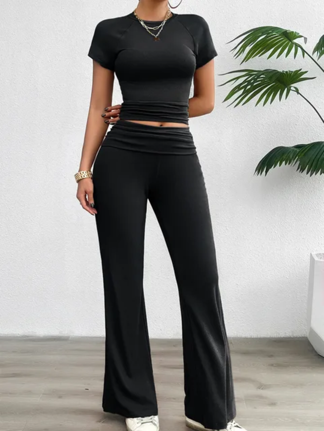 Conjunto de 2 peças Camisa T de Manga Curta Casual e Calça de Perna Dobrada na Cintura em para Mulheres 148