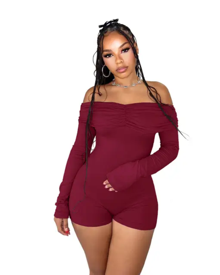 Macacão de manga longa com ombros caídos e pregas em cor sólida 495