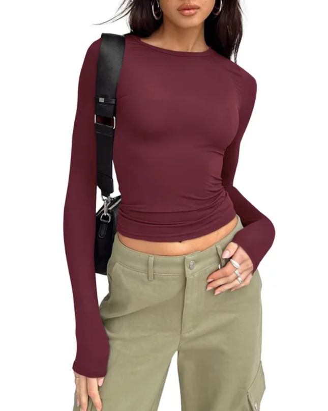 Camiseta Feminina Elegante e Versátil com Gola Careca, Manga Longa, Franzida, Ajustada e Slim, Adequada 161