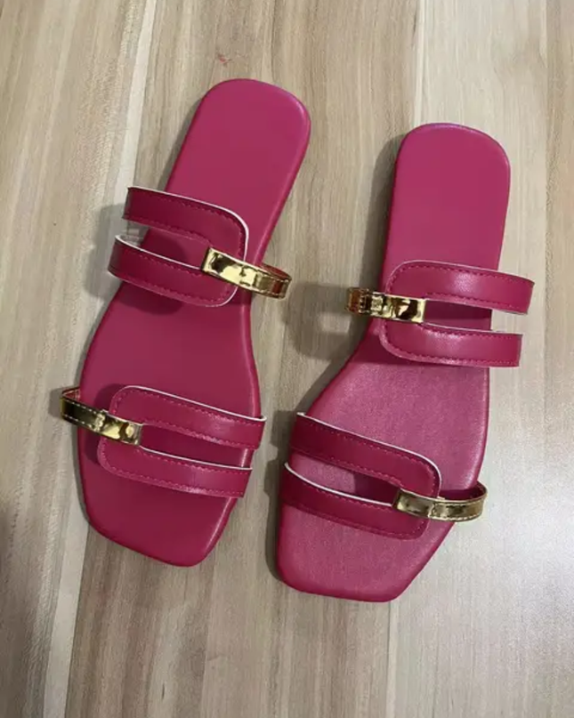 Sandálias de praia femininas com tiras douradas 02