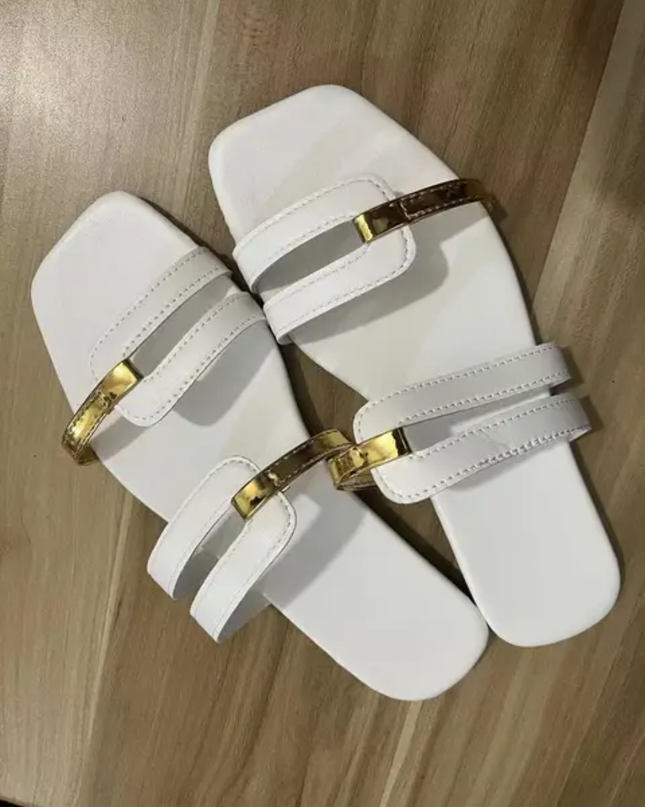 Sandálias de praia femininas com tiras douradas 02