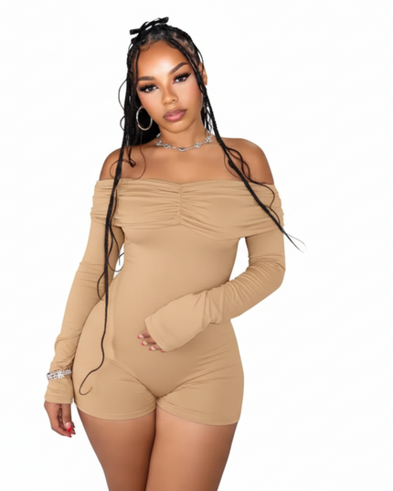 Macacão de manga longa com ombros caídos e pregas em cor sólida 495