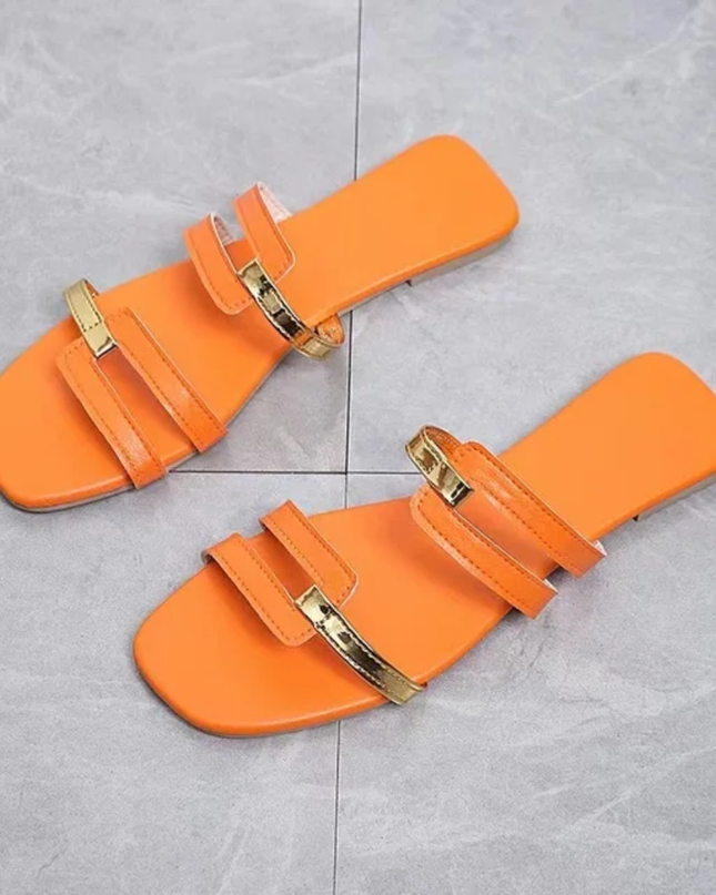 Sandálias de praia femininas com tiras douradas 02